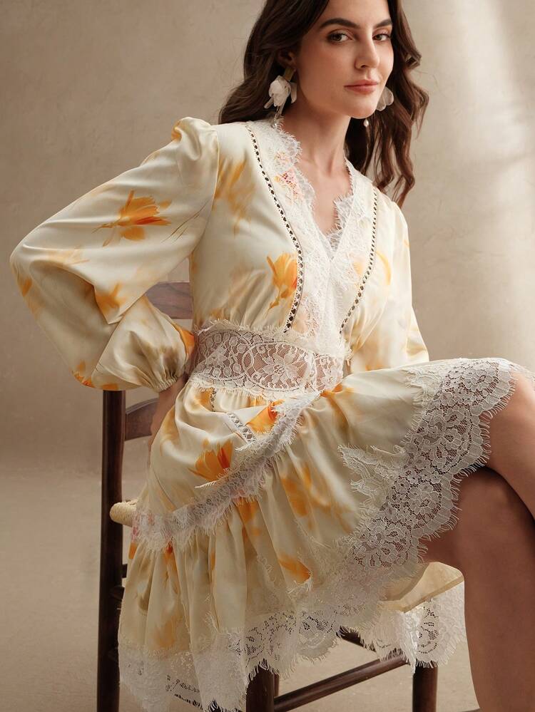 Robe nouvelle mode pour femmes avec col en V, taille marquée, empiècement en dentelle, imprimé et manchettes élastiques