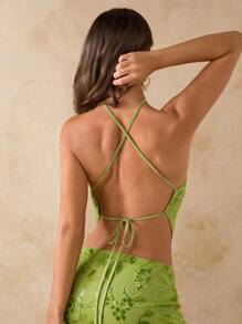 SHEIN BAE Pure Green Spaghetti Strap Elegant Pearl Floral Backless Tie Camisole Top, Glittery Sequin Spaghetti Strap Backless Top, Suitable For Beach Resort Vacation, Sexy Backless Sequins Pearl Decorated Camisole - Green - View 2