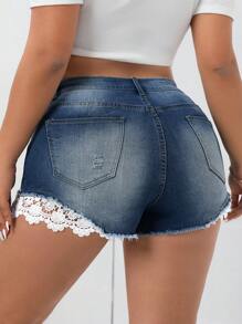 SHEIN CURVE+ 加大码蕾丝拼布破洞口袋紧身牛仔短裤，曲线加大，波西米亚度假风 - 藍色 - 查看 2