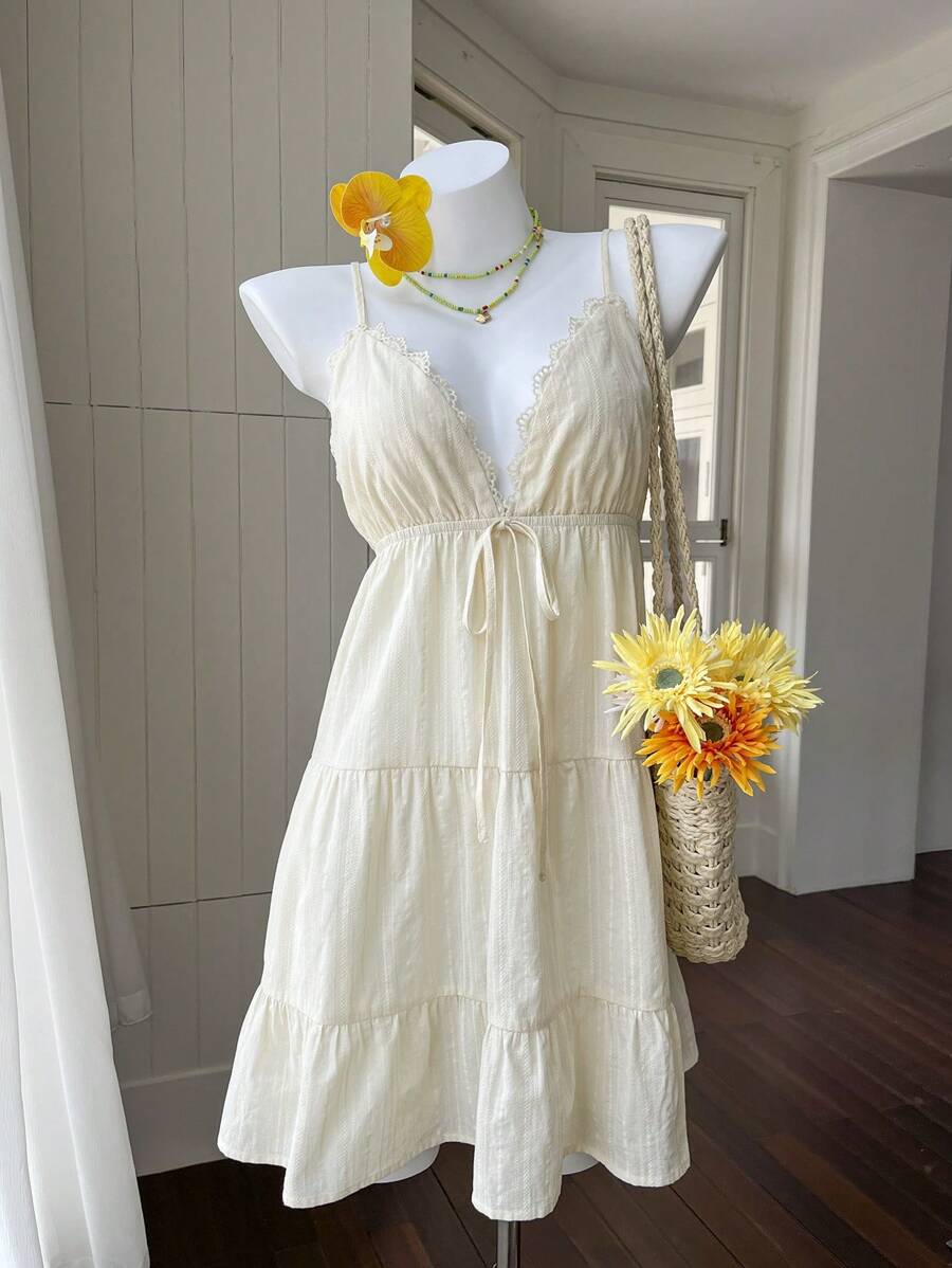 Comfortcana Váy hở lưng ren dệt màu mơ - Màu be - Xem 1