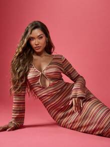 MISSGUIDED 条纹针织长款连衣裙，长喇叭袖，修身剪裁，适合秋冬季节假日派对晚宴穿着 - 彩色 - 查看 3