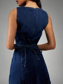 MISSGUIDED Sleeveless Denim Mini Dress Back Tie Waist Detail Statement Fashion Fitted Shift Style Chic Modern Spring Casual Day Wear