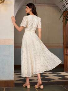 ZEYLAH Vestido largo elegante con escote en V, mangas cortas y cintura ceñida con cortes