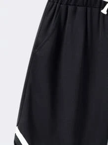 SHEIN Leap Crew 青少年男孩休闲街头时尚舒适网眼装饰纯色篮球短裤，适合通勤、上学、日常休闲、旅行、运动、春夏季