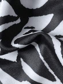 Swim Vcay 2 件春假动物印花拼接金色配饰上衣和高开叉性感比基尼泳裤套装 - 黑與白 - 查看 7