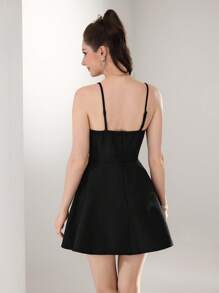 Modelyn 女士手工水晶蝴蝶结吊带背心 A 字形迷你荷叶边连衣裙