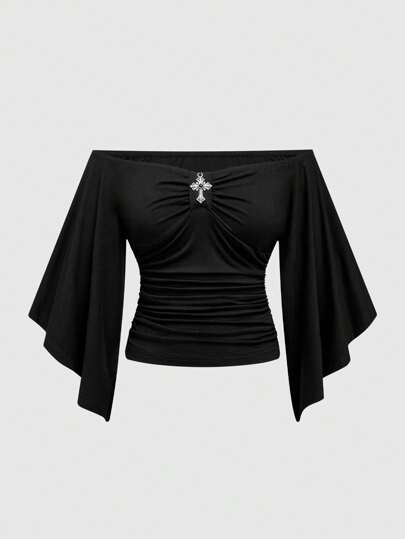 J-Fashion T-shirt à manches évasées avec pendentif croisé décoratif, style épaules dénudées, grande taille