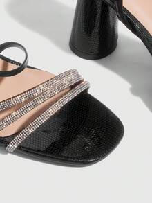 CUCCOO SZL Sandalias de tacón alto sexy para mujer con decoración de rhinestones y tacón grueso cuadrado 2025 - Negro - Ver 3
