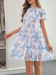 SHEIN Tall Vestido smock con cuello de burlete, mangas de mariposa, volantes en el bajo y estampado floral ditsy - Blanco - Ver 5