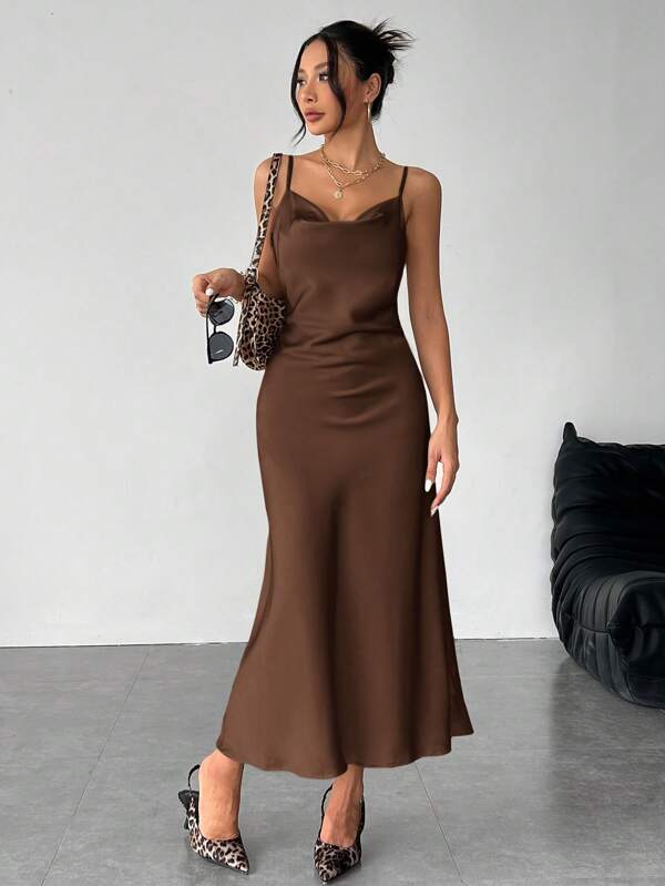 SHEIN PETITE Solid Color Swing Collar Long Satin Satin Suspender Dress Suitable For Dates Business Casual Woman