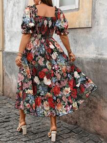 SHEIN VCAY Große Größen Damen Vintage romantischer Blume Muster Quadratausschnitt Puffärmel Rüschensaum Seitenschlitz Prinzessin Maxikleid, Sommer Resort Maxikleid