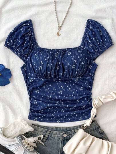 SHEIN 少女撞色蕾丝碎花圆领短袖修身T恤，适合春夏假期穿着