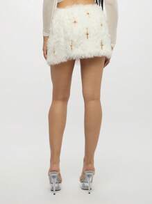 SUMWON WOMEN Flauschiger Faux-Pelz Minirock mit goldenen Kreuzapplikationen, Clubwear Party Festival Winter Holiday Abend-Outfitwear