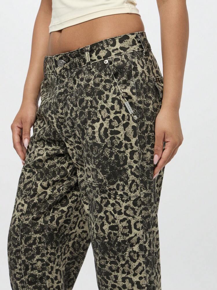 SUMWON WOMEN Utility Carpenter Capri Distressed Animal Print Camo Jeans