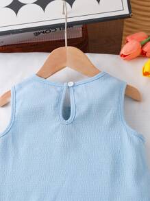 Conjunto de 2 piezas de niña (talla pequeña) con top sin mangas con textura y ribete contrastante, y pantalones cortos informales