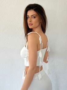 Firerie Débardeur élégant, délicat et romantique pour femme. Charmant pour un mariage, une fête ou les vacances. Ornements floraux 3D sur les bretelles. Blanc. Printemps/Été