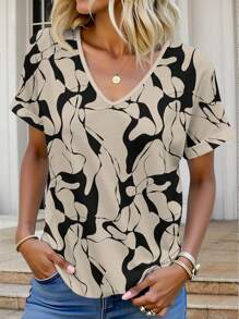 SHEIN LUNE 大码女式全印花V领短袖T恤，卷起袖口，休闲宽松夏季女式度假装