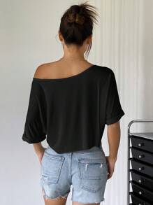 SHEIN EZwear 女士休闲单肩樱桃图案黑色短款超大短袖 T 恤，非常适合夏季穿着 - 黑色 - 查看 2