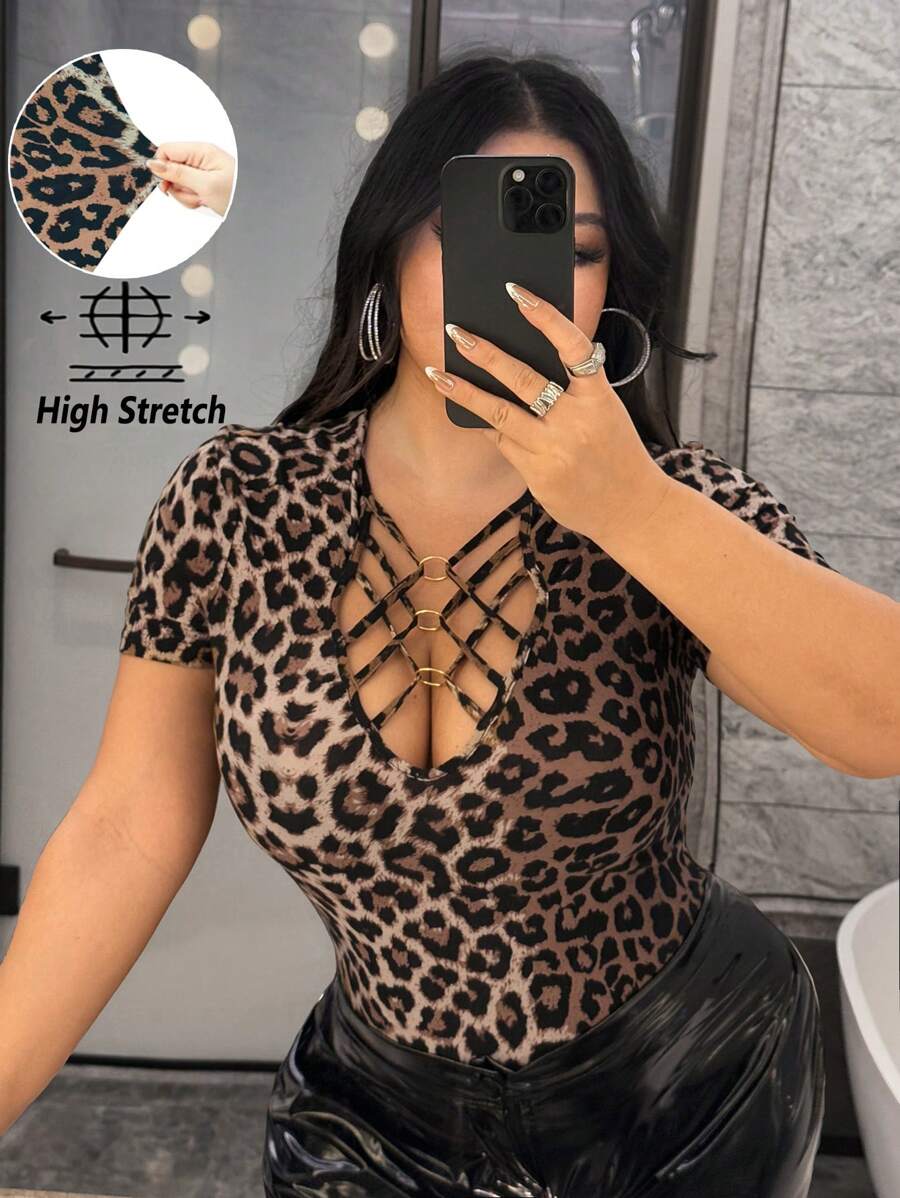 NU&NOW 加大码女式性感豹纹交叉镂空设计修身高弹力面料短款 T 恤，适合春夏派对、俱乐部之夜、郊游 - 彩色 - 查看 1