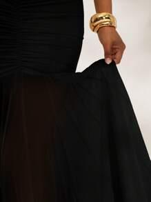 Opulessa Vestido maxi ajustado y de sirena con hombros descubiertos, tejido de punto y malla de un solo color para mujeres - Negro - Ver 7