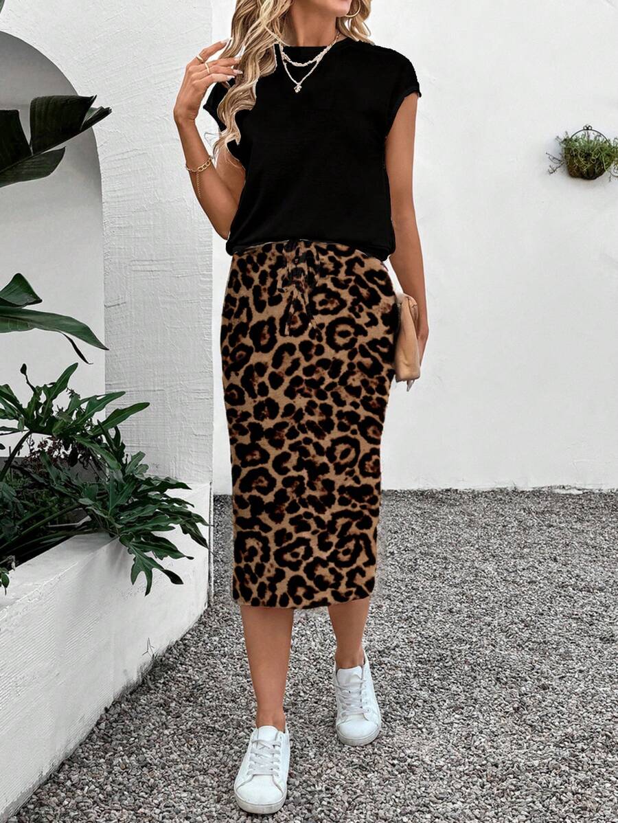 SHEIN LUNE Batwing Sleeve Tee & Leopard Print Skirt - Multicolor - View 1