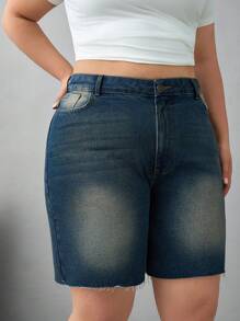 SHEIN Cottnline Pantaloni scurți din denim versatili, casual, cu buzunare și tiv zdrențuit, mărime plus - Spălare întunecată - Vizualizare 3