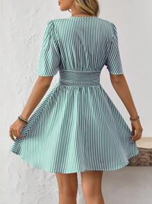 SHEIN Clasi 条纹收腰度假休闲连衣裙 - 綠色 - 查看 2