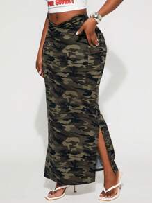 SHEIN SXY Falda con bolsillo con solapa y bajo con abertura, estampado de camuflaje, elegante y sexy, de uso diario, para mujer de talla grande, apropiada para el uso diario