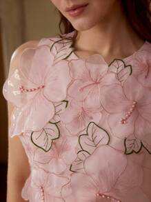 MOTF PREMIUM Camiseta de tirantes con aplicaciones florales y detalles de perlas falsas - Rosa - Ver 2