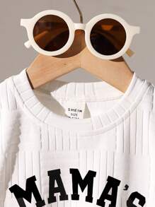 SHEIN 2 pièces Ensemble décontracté pour tout-petits et bébés garçons : t-shirt à manches courtes à col rond en tricot et tissu texturé avec impression de lettres, et short à taille élastique. Été, vêtements pour enfants, vêtements pour tout-petits, tenue pour bébé, ensemble pour bébé garçon, t-shirt pour tout-petit, short pour tout-petit, ensemble bébé, 6 mois - 3 ans