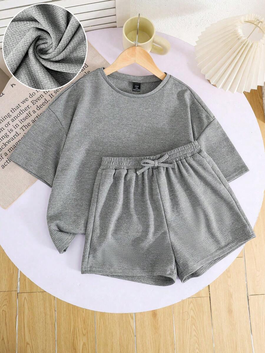SHEIN LUNE Conjunto de camiseta y pantalones cortos cómodos y versátiles, conjunto de talla grande para concierto country, graduación, atuendo de verano para mujeres, atuendo para brunch, atuendo para el Día de la Madre, atuendo para la iglesia para mujeres - Gris - Ver 1