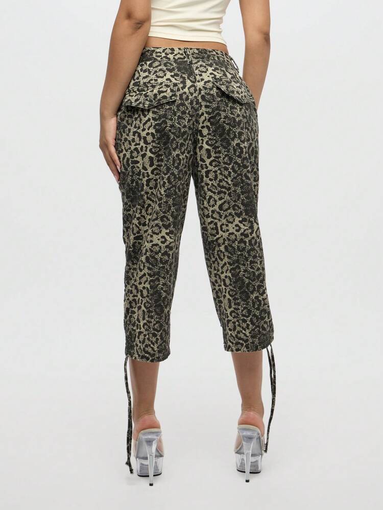 SUMWON WOMEN Utility Carpenter Capri Distressed Animal Print Camo Jeans