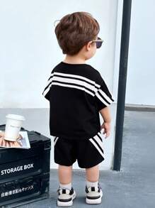 SHEIN Leap Crew Bộ 2 món/bộ áo thun tay ngắn màu đen thời trang thoải mái và quần short cho bé trai/bé gái, thích hợp mặc trong nhà, ngoài trời, hàng ngày, thể thao, tiệc tùng, chụp ảnh, ngày lễ, lễ hội - màu đen - Xem 8