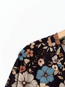 EMERY ROSE Plus Size Versatile Ditsy Floral Round Neck Chest Pocket T-Shirt, Casual & Simple, Suitable For Summer,Flower/Vacation/Spring - Multicolor - View 5