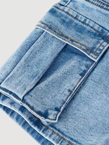 SHEIN Girlism 青少年女孩 Y2K 纯色简约日常穿着翻盖口袋高弹力牛仔工装短裤，儿童夏季波西米亚风度假音乐会 - 淺色水洗藍 - 查看 4