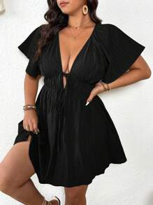 SHEIN Elaquor 大码休闲度假纹理 V 领荷叶边袖系腰连衣裙 - 黑色 - 查看 3