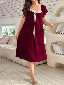 SHEIN Contrast Color Lace Patchwork Square Neck Cap Sleeve Loose Plus Size Long Nightgown - Burgundy - View 4