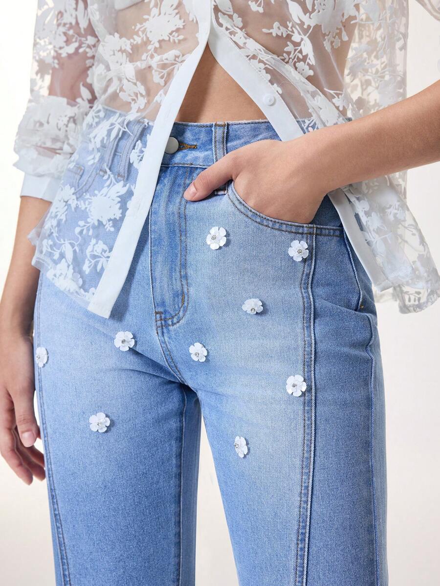SHEIN BAE Jeans de mezclilla casual de mujer con diseño floral realzado y corte acampanado - Azul - Ver 1