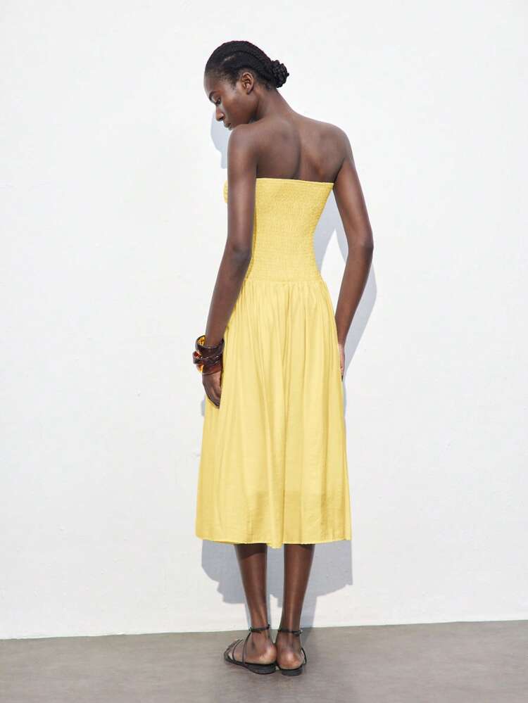 SHEIN Maija Women's Cream Strapless Ruched Low Waist Dress, Modern Casual Design, Soft & Comfortable, Adjustable Straps, Low Waistline A-Line, Beach/Vacation Bohemian Style, Suitable For Isabela Island Resort, Summer Music Festival, Western Chic, Elegant & Cute Midi Dress