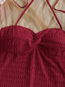 Soleia Mono ajustado con escote de halter anudado y estampado de jacquard rojo para vacaciones