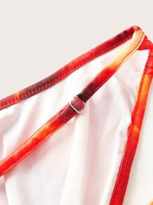 SHEIN SXY Gaun Maxi Wanita Motif Abstrak Merah dengan Leher V Dalam dan Detail Belahan Paha - Merah - View 5
