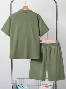 SHEIN 2pcs/Set Teenage Boys' Fashion Simple Green Short Sleeve Shirt And Pockets Shorts Summer Outfit