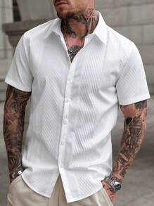 Manfinity CasualCool Camisa casual de manga corta de un solo pecho de unicolor para hombres, camisa ajustada para hombres, camisa de verano, estilo de camisa para hombres, camisa de corte slim para hombres, ropa de hombres, camisas para hombres, camisas para hombres de corte slim, camisas de vestir de manga corta para hombres, camisas de moda para hombres - Blanco - Ver 5