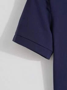 SHEIN Koszulka polo dla chłopców w kolorze granatowym, prosty krój, swobodny styl college'owy, wygodna, modna, uniwersalna, miękka tkanina, odpowiednia do codziennego noszenia, szkoły, wycieczek, sportów na świeżym powietrzu, sezonu wiosna/lato - Królewski Niebieski - Zobacz 8