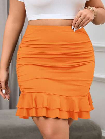 SHEIN Privé 加大码纯色荷叶边下摆优雅合身 A 字裙