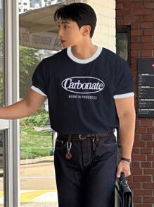 DAZY Camiseta de manga corta para hombre con bloque de color e impresión de letras de verano, camiseta gráfica