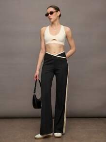 Activina 女士基本款纯色交叉后背运动文胸，适合日常健身 - 杏色 - 查看 3