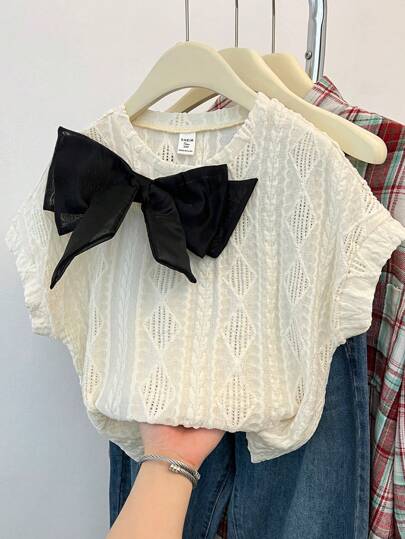 SHEIN 少女宽松休闲圆领撞色 3D 丝带蝴蝶结装饰套头衫纹理面料短袖短款 T 恤返校、可爱、假日家庭户外春季野餐日常穿着，适合各种场合