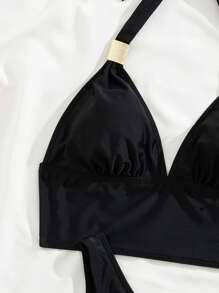 Swim Chiccia Sommer-Urlaub-Set aus einfarbigem goldfarbig dekoriertem Neckholder-Crop-Top und Bikinihose, 2 Stück