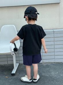 2 件套年轻男孩休闲百搭圆领 T 恤和霓虹绿色工装短裤，适合春夏季、日常穿着、运动、外出、学校、派对、节日、摄影 - 藏蓝色 - 查看 2